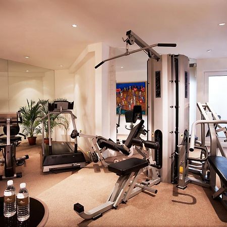 กู๊ดวู้ด พาร์ค โฮเทล Hotel สิงคโปร์ ภายนอก รูปภาพ A home gym