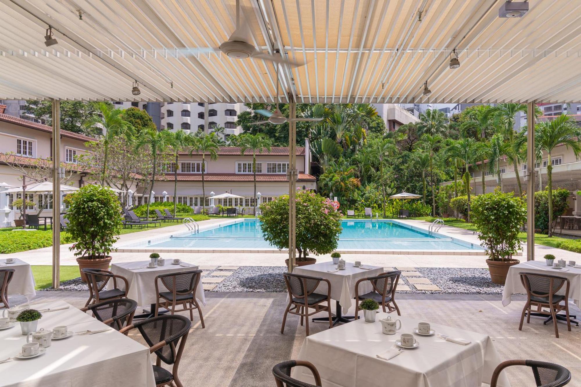 กู๊ดวู้ด พาร์ค โฮเทล Hotel สิงคโปร์ ภายนอก รูปภาพ The swimming pool at the hotel